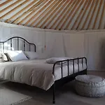Alojamento de Acomodação e Pequeno-almoço Hierbas 4*