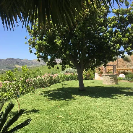 Hierbas לינה וארוחת בוקר אלורה