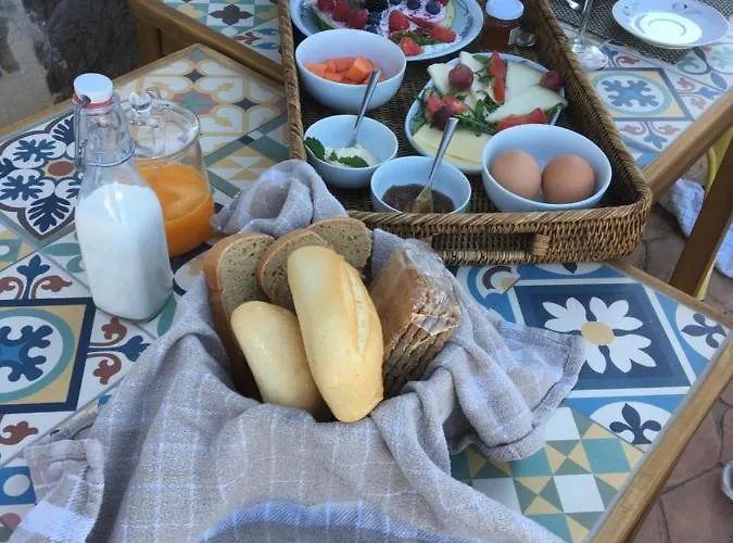 Hierbas Bed & Breakfast 4*